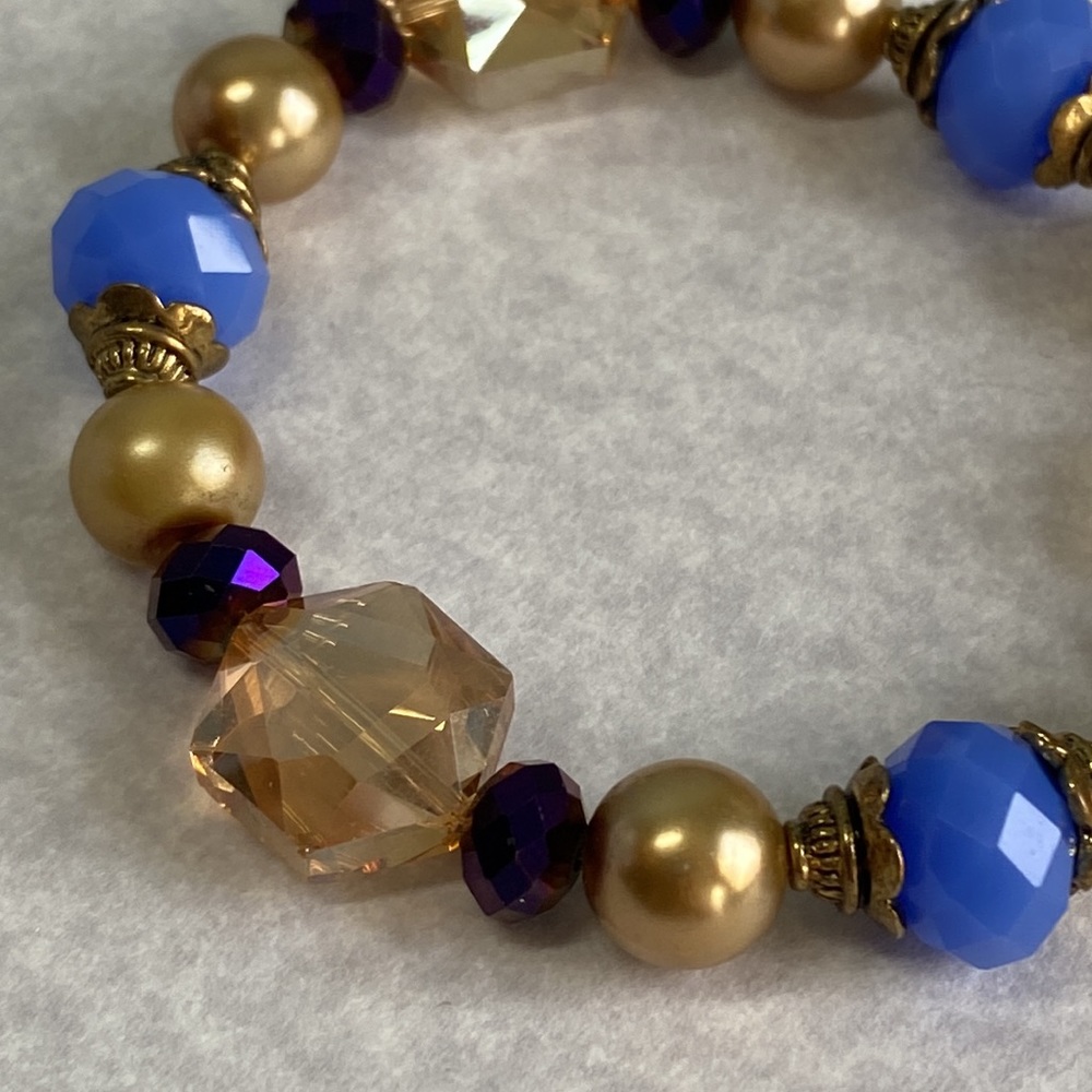 Periwinkle Champagne glass pearl faceted beaded bracelet - Picture 3 of 5